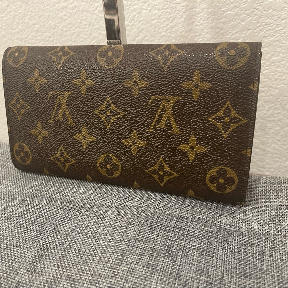 24. Louis Vuitton Porte Tresor International Wallet Monogram Canvas - Picture 7 of 9